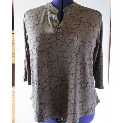 Damen - Schlupfbluse gemustert, mit schönem Schmuckknopf, Gr.46/48