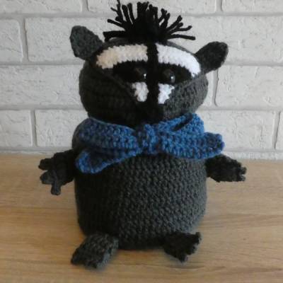 Gehäkelter Klopapierhut Waschbär
