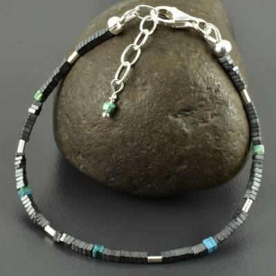 Zartes Armband mit Hämatit, Chrysokoll und 925er Silber - Armkettchen in anthrazit türkis Geschenk minimalistisch
