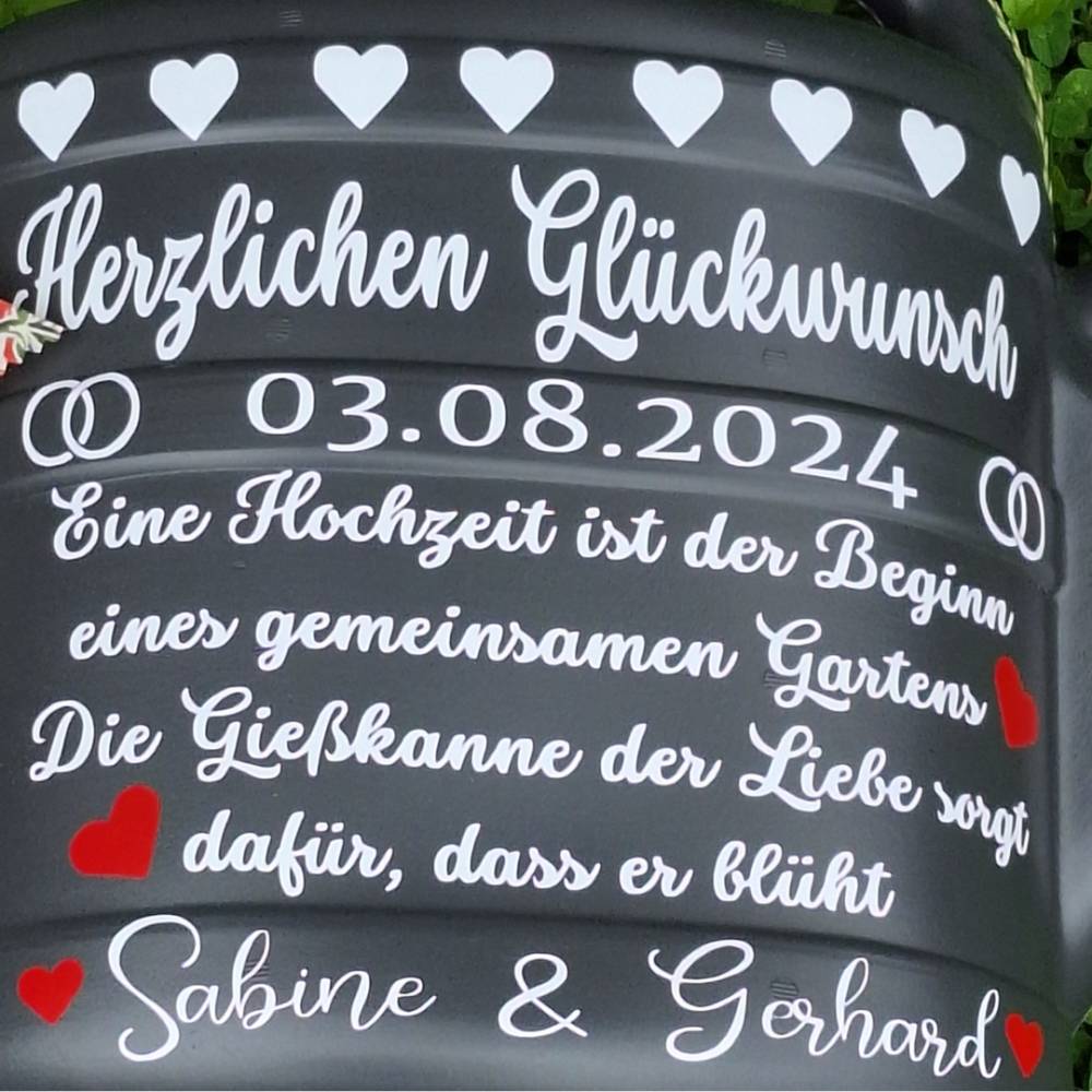 personalisiertes Hochzeitsgeschenk,10 Liter Gießkanne mit Spruch aus Vinylschrift verziert und mit Schleifendeko