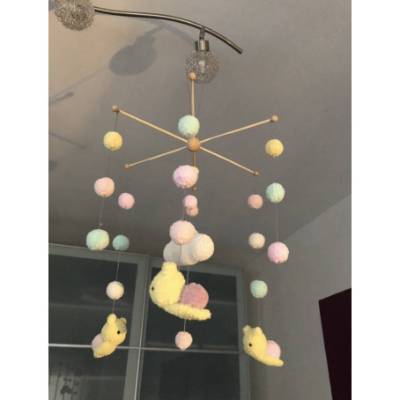 Babymobile Schnecken gehäkelt Geschenk Geburt Kinderzimmerdeko Mädchen neu