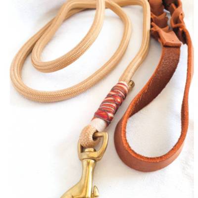 Hundeleine aus Tau und mit Fettlederhandschlaufe