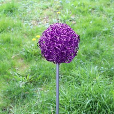 Beetstecker Kugel Gartenstecker Blumenstecker Stecker handgefertigt Aluminium Gartendeko lila