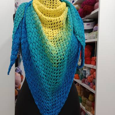 Dreiecktuch, handgehäkelt, Modell "Blue Favour", 100% Baumwolle