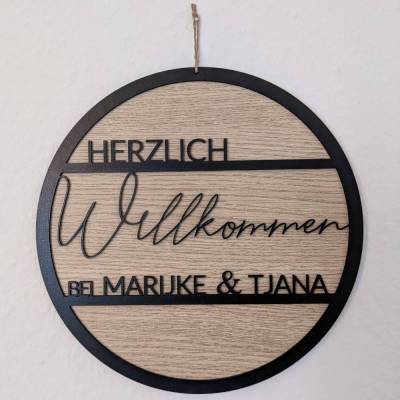 Herzlich Willkommen Türschild mit 2 Namen - Personalisiertes Holzschild als ideales Geschenk für Paare