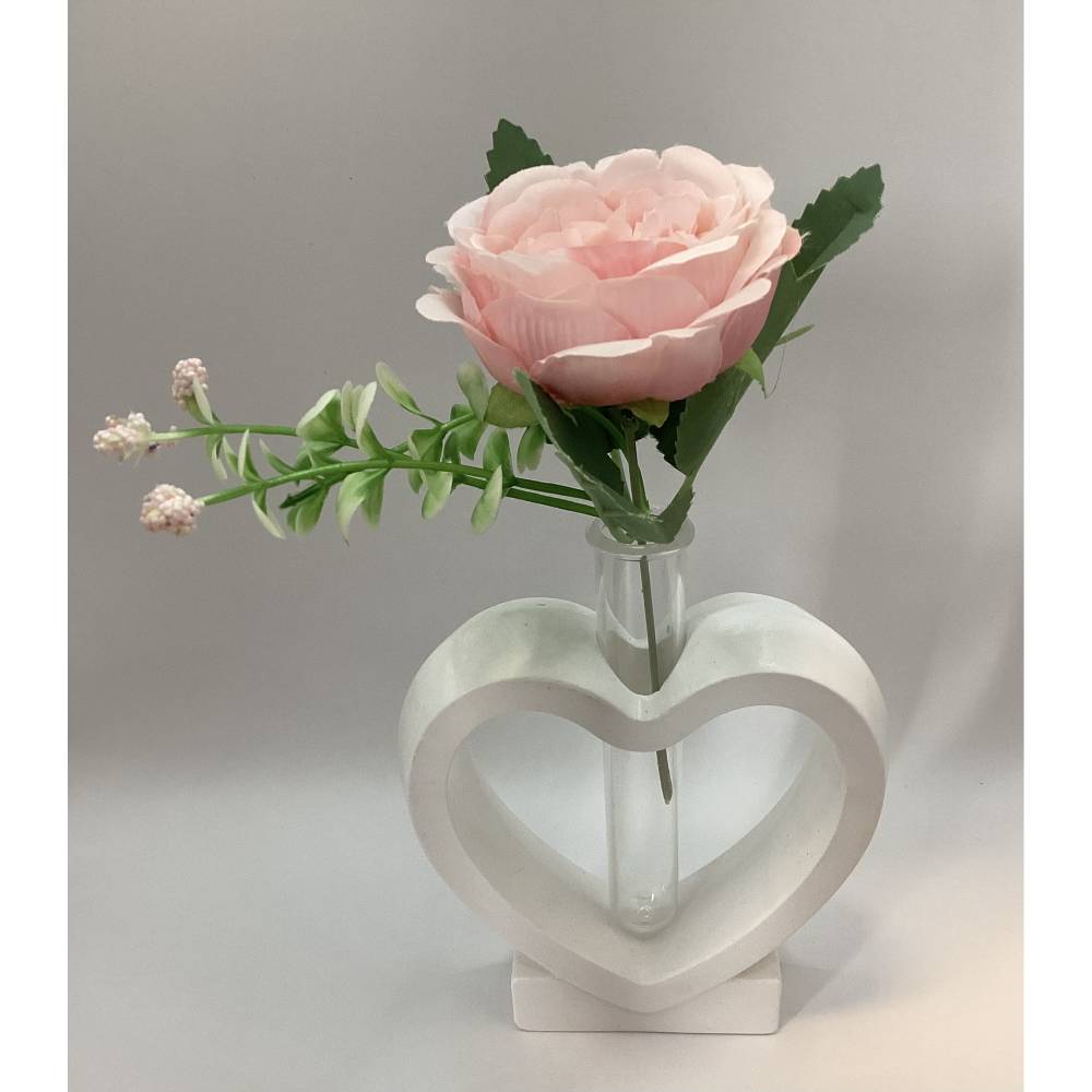 Herzvase aus Raisin mit künstlicher Blume und Reagenzglas – Handgefertigte Dekovase, Höhe 11,5 cm, Breite 11 cm