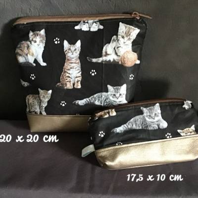 2er Set Kulturtasche  Kosmetiktasche  Waschtasche  Geschenk  Unikat - Katzen auf schwarz