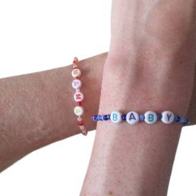 Perlenarmband mit Namen
