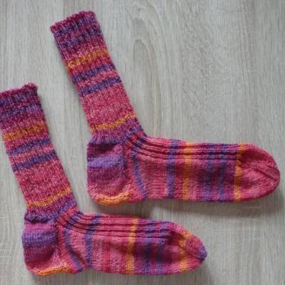 Gestrickte Socken Größe 40/41 rosa-pink-lila-orange