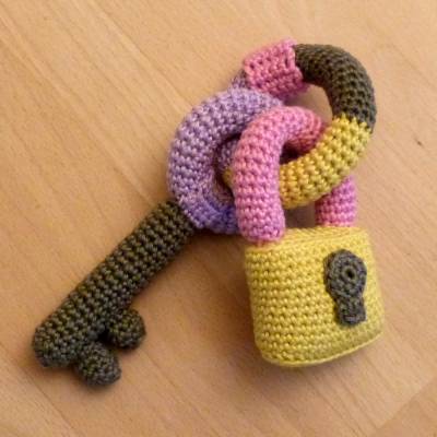 Häkelanleitung Rassel-Greifling "Schlüssel & Schloss", pdf-Datei