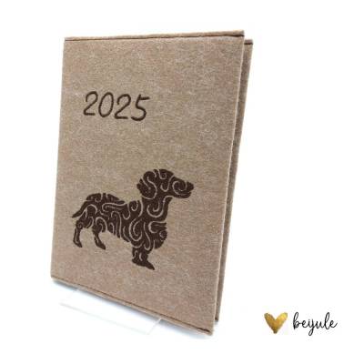 Taschenkalender 2025 mit Stickerei, Farben individualisierbar