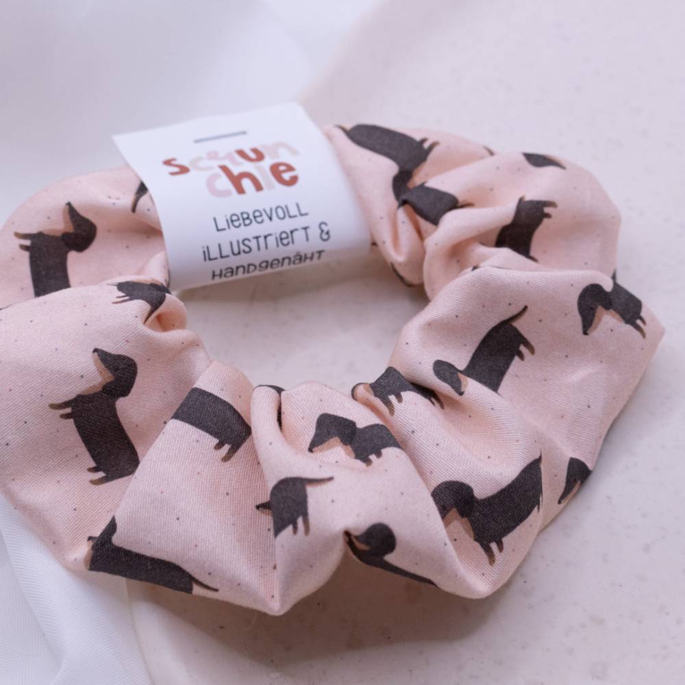 Scrunchie Dackel Haarband Hunde handgezeichnet - handgenähter Haargummi Zopfgummi rosa Hundemuster Dackel Geschenk haars Bild 1