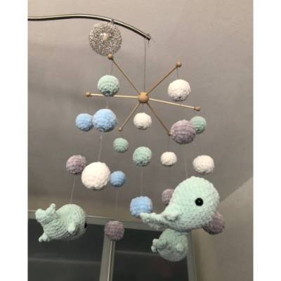 Babymobile Wale mint gehäkelt handmade Geschenk Geburt Kinderzimmerdekoration neu