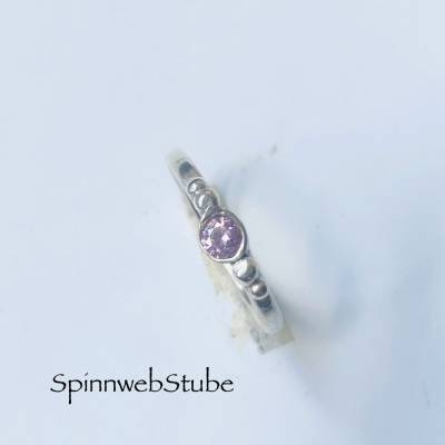 Schmaler Silberring „Rosa Zirkonia“