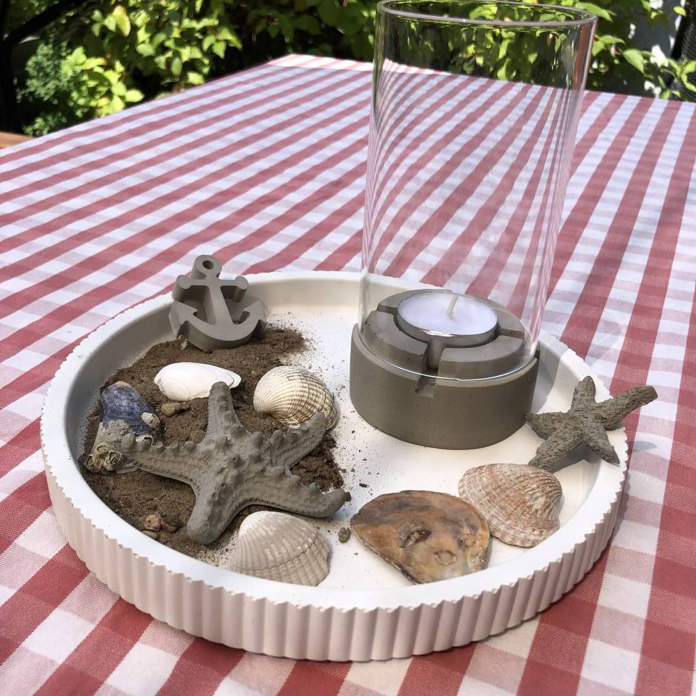 Outdoor Windlicht aus Beton mit Glaszylinder, ca. 8 cm D, verschiedene Höhen