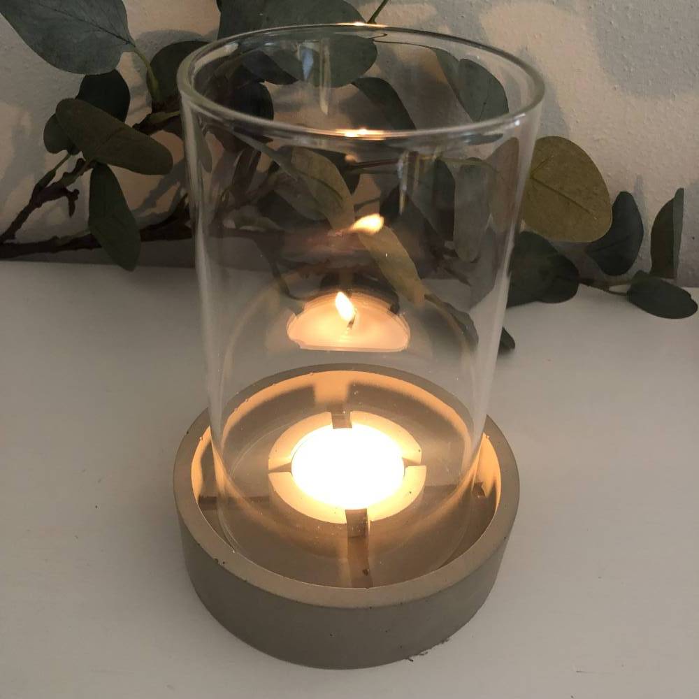 Outdoor Windlicht aus Beton mit Glaszylinder, ca. 12 cm Durchmesser