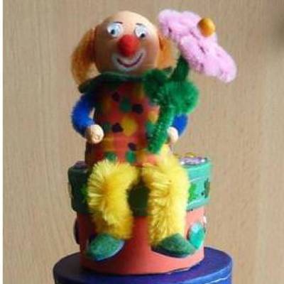 Geldgeschenkverpackung dreistöckige Torte mit 'Tontopfclown - bunt
