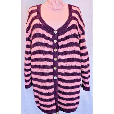 Longstrickjacke für die starke Frau Gr.52/54 in Brombeer/Rosa gestreift