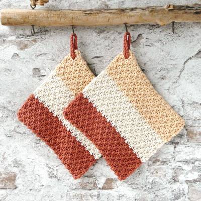 Topflappen, 1 Set / 2 Stück, Baumwolle, rostbraun, naturweiß, aprikosencreme, Blockstreifen, Handarbeit, gehä