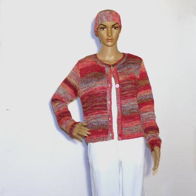 Handgestrickte Damenjacke in einem schönen Farbverlauf von Rosa-Grau-Bordeaux.