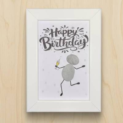 Happy Birthday Steinbild – Personalisiertes Unikat-Geschenk zum Geburtstag mit Steinfigur & Blumenstrauß, STB-288