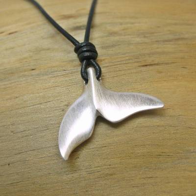 Silberanhänger "Fluke M" Walflosse, Delfinflosse, maritimer Anhänger,  Taucherschmuck, Surferschmuck