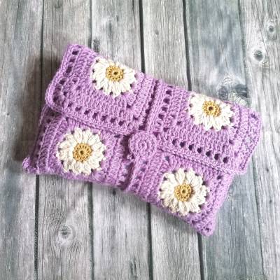 Buchhülle mit Grannymuster, gehäkelte Buchtasche