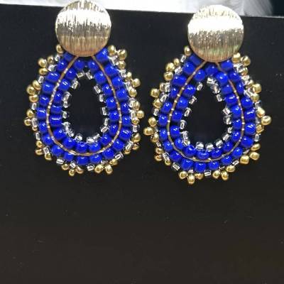 Elegante Statement Ohrringe, blau, Bohostyle, Ohrstecker, handgefädelt