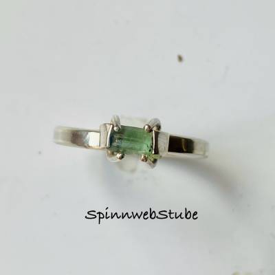 Schmaler Silberring „Grüner Turmalin“