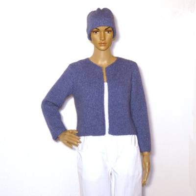 Elegante handgestrickte Damenjacke Blau aus Alpaka – Wintermode & Luxus