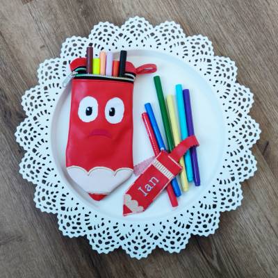 Doodle Stickdatei , gestickte Applikation, trauriges Gesicht