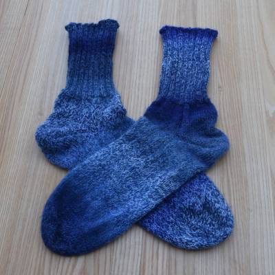Herrensocken Gr.48 handgestrickt Farbverlauf blau