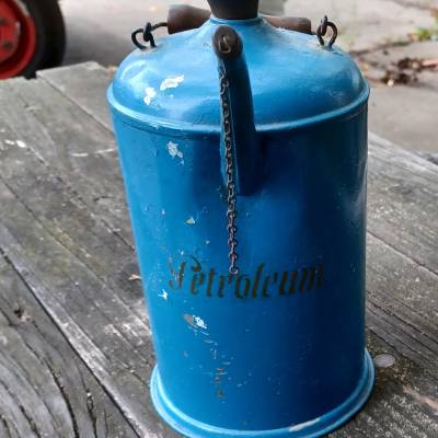Alte Petroleum Kanne
