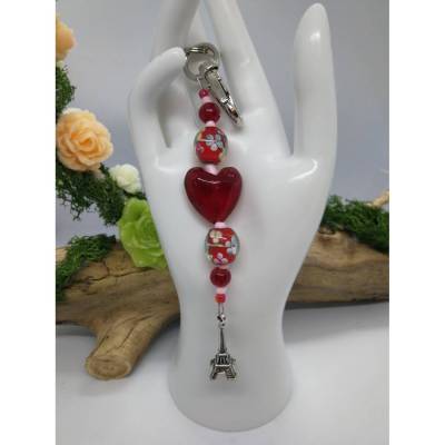 Stylischer Schlüsselanhänger "Stadt der Liebe" mit roten und floralen Perlen