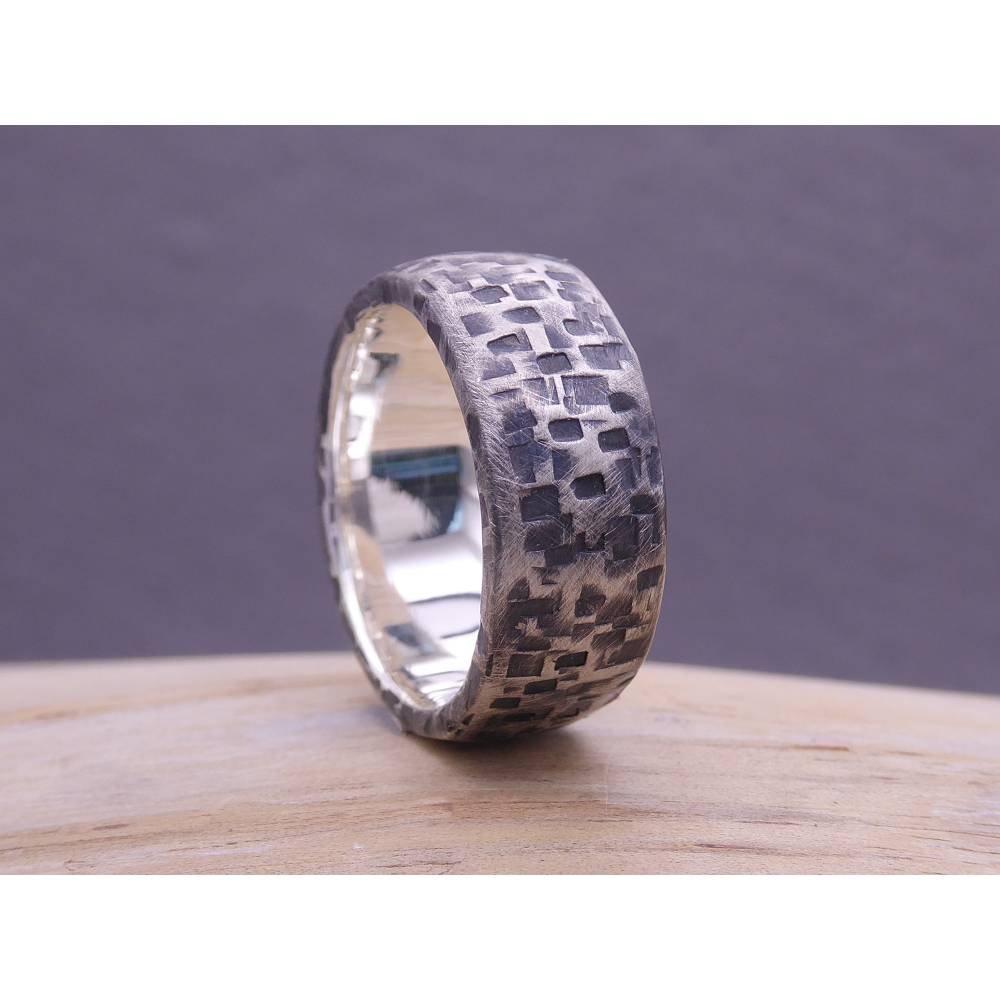 Ring "Tondro" Silber 925,  geschmiedeter Bandring geschwärzt,  Herrenring mit Hammerschlag Bild 2