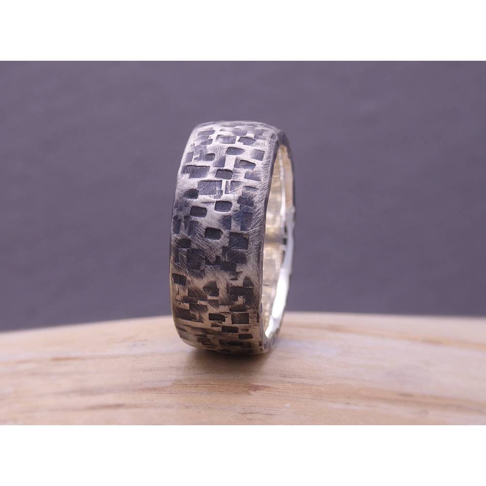 Ring "Tondro" Silber 925,  geschmiedeter Bandring geschwärzt,  Herrenring mit Hammerschlag Bild 4