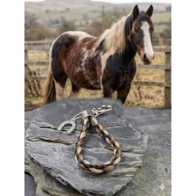 Pferdehaarschmuck: Schlüsselanhänger aus Schweifhaaren deines Pferdes – individuell & handgefertigt