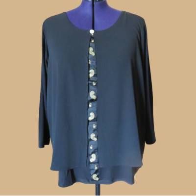 Elegante schwarze Bluse im 2in1- Look, Größe 50