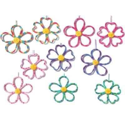 Fensterdeko Blumen 2er Set in Wunschfarbe – Handgehäkelt zum Aufhängen