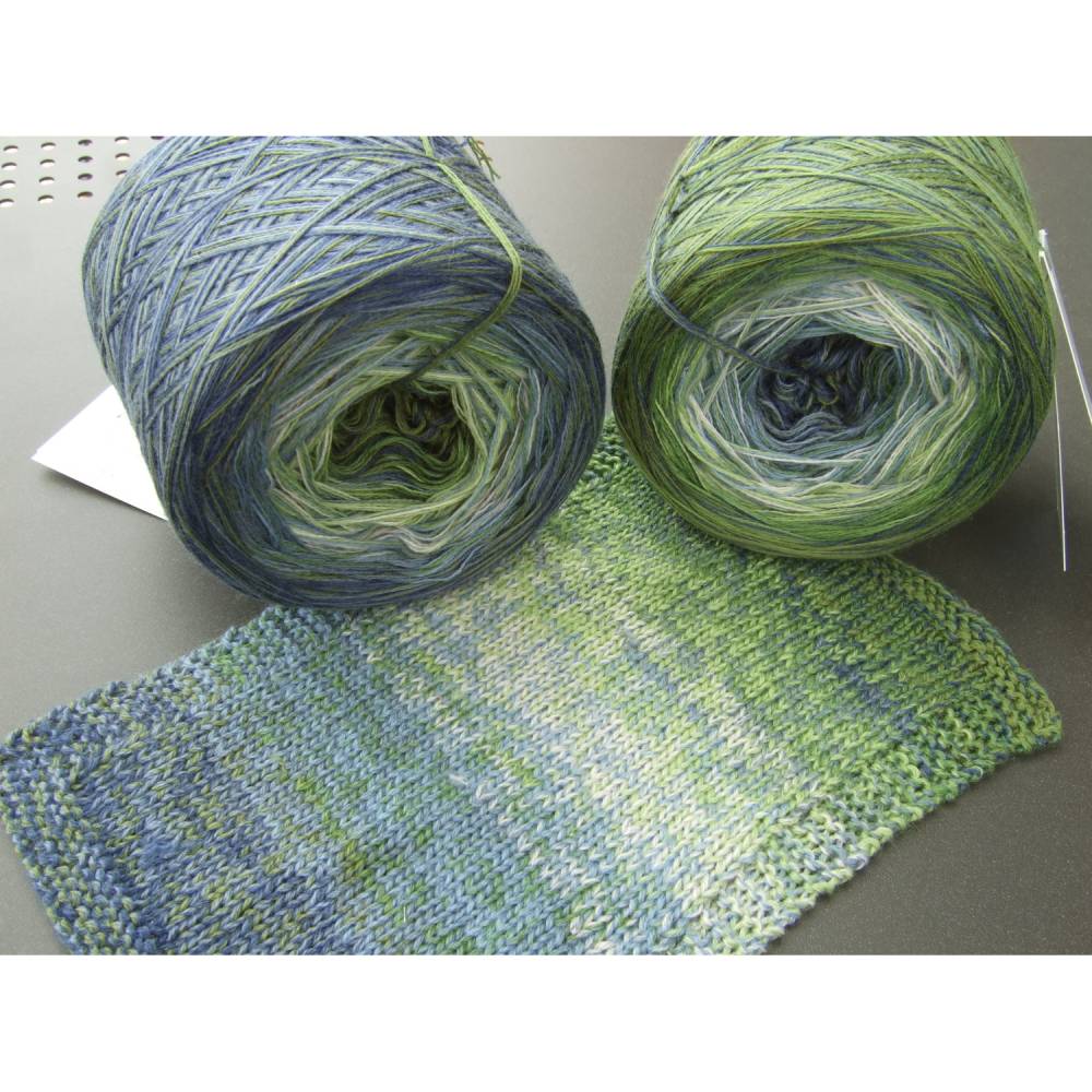 100% Schurwolle Merino extrafein Bobbel Schatten Wolke 7 Kurt 4-fädig Bild 1