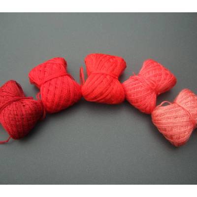 100% Schurwolle Merino extrafein Bobbel Mini Wolke 7 leuchtende Rottöne 4-fädig 5x 50m Lauflänge