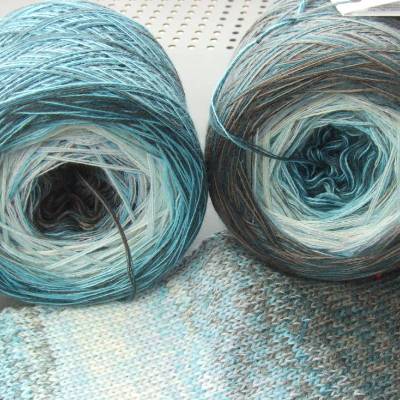 100% Schurwolle Merino extrafein Bobbel Schatten Wolke 7 Karin 4-fädig