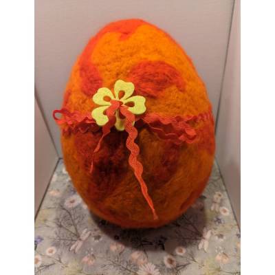 Befüllbares Osterei aus Styropor und Filzwolle, Orange/ Rot