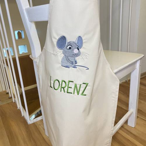 Personalisierte Kinderschürze bestickt mit Waldtieren und Namen – Geschenkidee für kleine Küchenhelfer