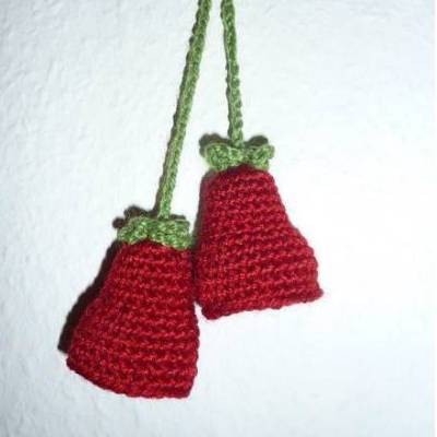 gehäkelter Taschenanhänger - Glockenblume - rot