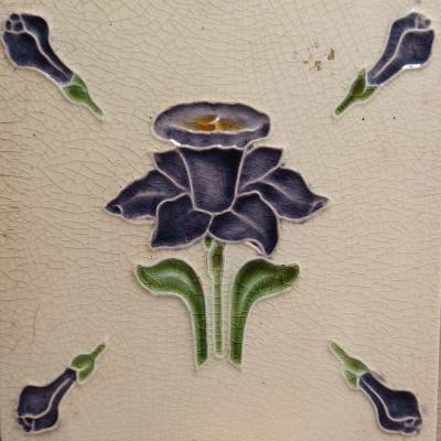 Jugendstil Fliese 15x15 cm – Alte Kachel mit Gebrauchspuren, antik & dekorativ