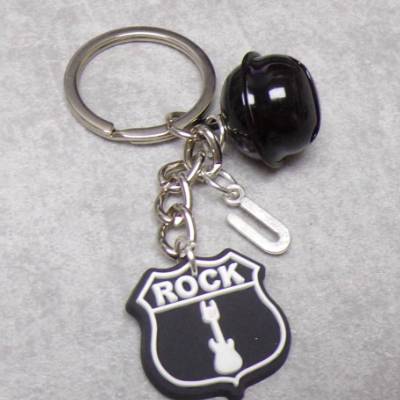 Rock Pommesgabel Schlüsselanhänger mit schwarzer Glocke – personalisierbar & Glücksbringer