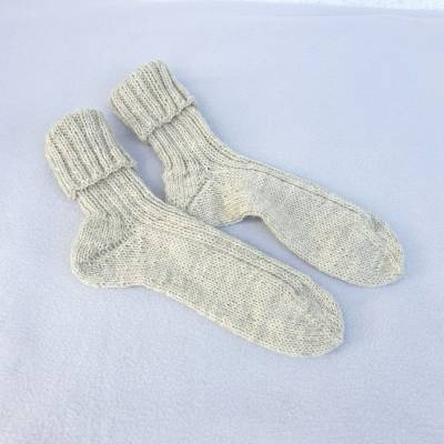 Handgestrickte Kuschelsocken Natur – Damensocken Größe 36/37, Sofasocken mit langem Schaft