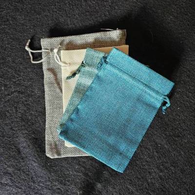 Geschenkbeutel 4 Stück mit Zugband in Jute-Optik – Geschenk-Säckchen 18x13 cm & 10x13 cm