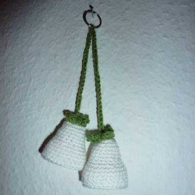 gehäkelter Taschenanhänger - Glockenblume - weiß